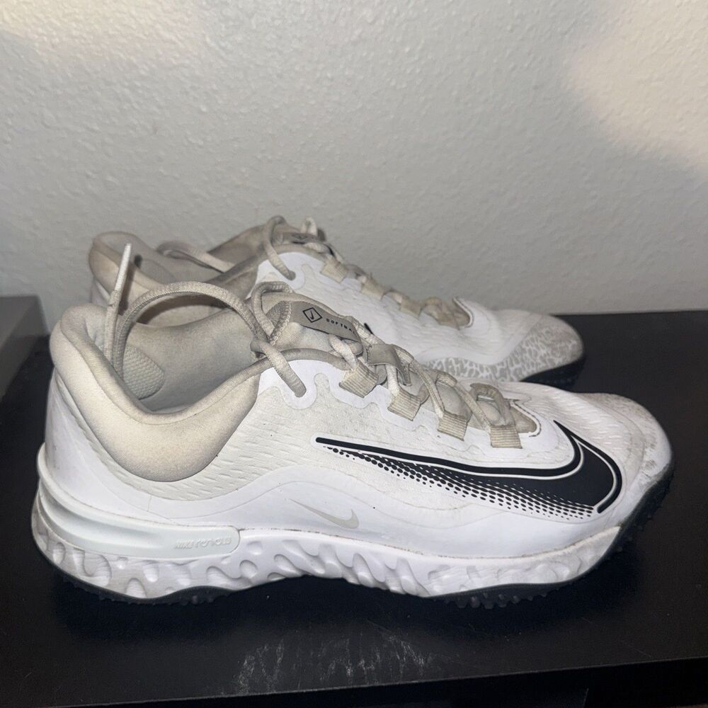 Women’s Size 10 Nike Alpha Huarache Turf Softball Shoes White Black Mens 8.5